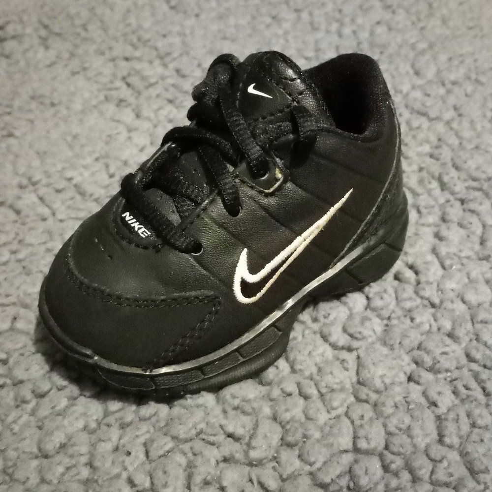 Infant Size 2c black Nike